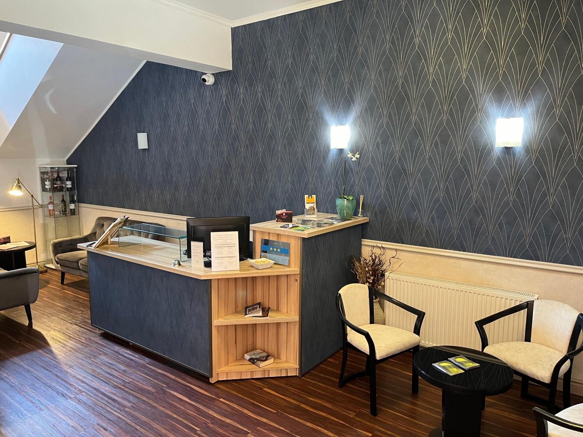 Koenig Hotel Pecs Ngoại thất bức ảnh